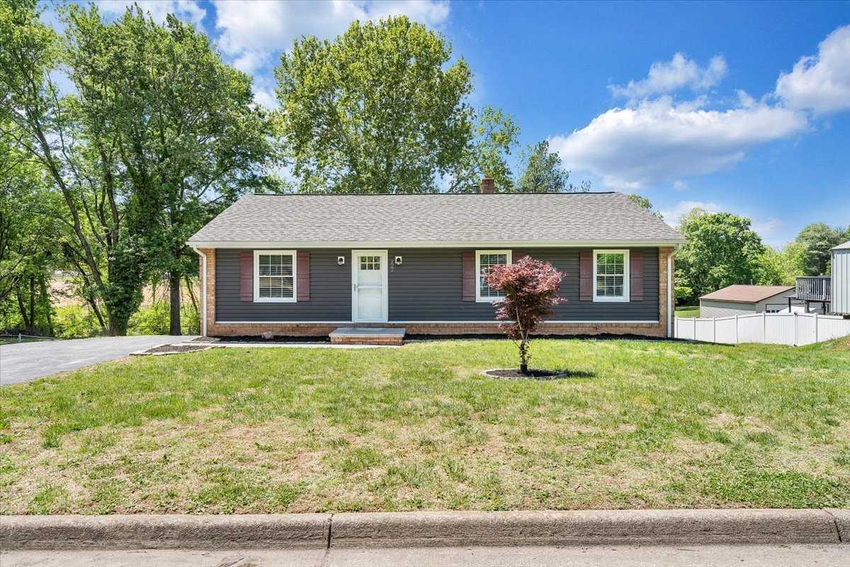 222 Spring Grove Dr - Photo 2 of 50