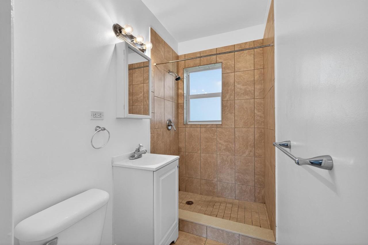 1519 Ne 8th Ave #1519 - Photo 6 of 14
