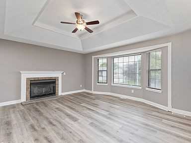 923 Ne 108th St #NA - Photo 2 of 12