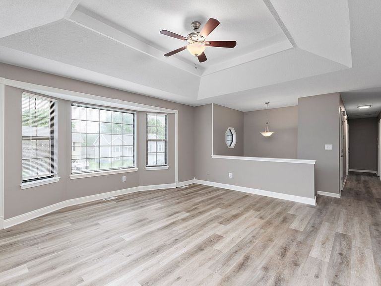 923 Ne 108th St #NA - Photo 4 of 12