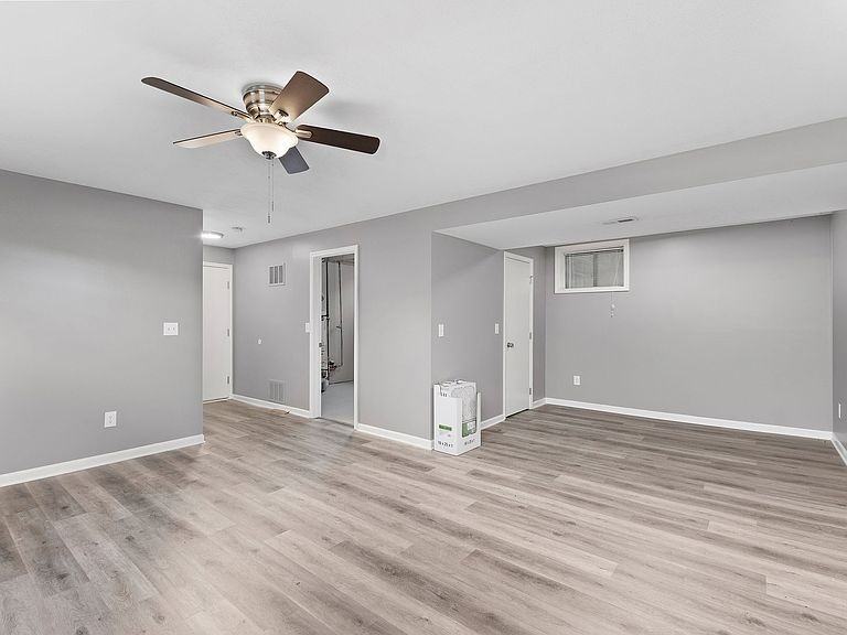 923 Ne 108th St #NA - Photo 7 of 12