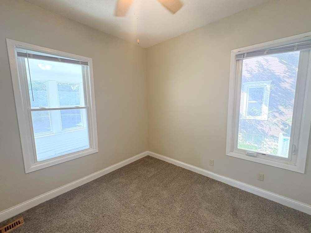 1027 27th Ave Se #NA - Photo 6 of 11