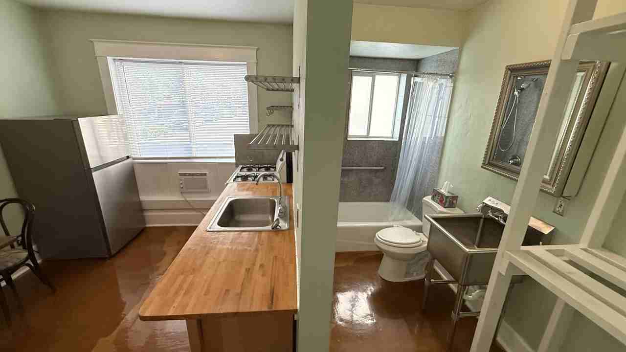 552 3rd Avenue South #1 - Photo 3 of 5