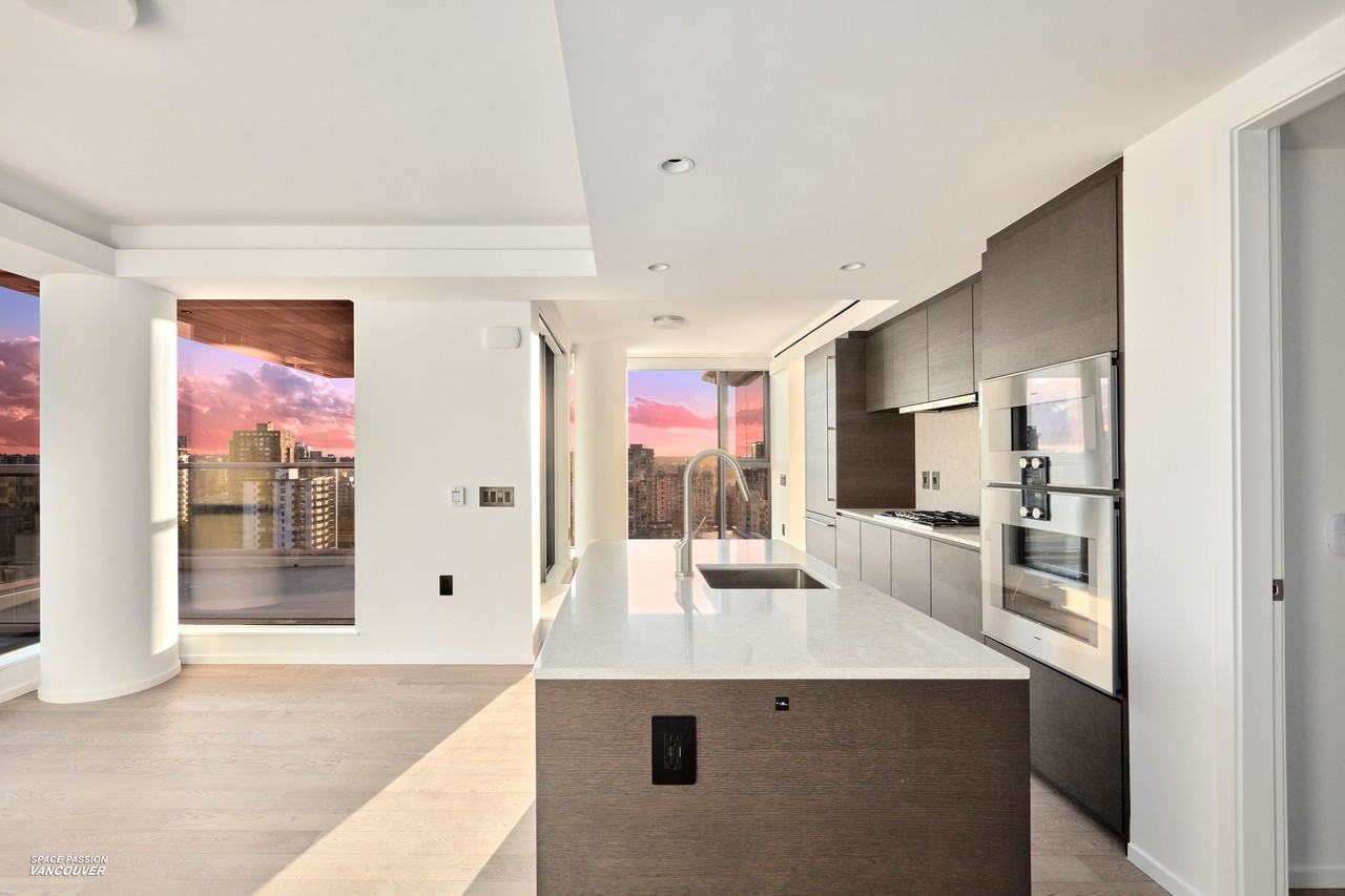 1408 Robson Street #170X - Photo 5 of 27