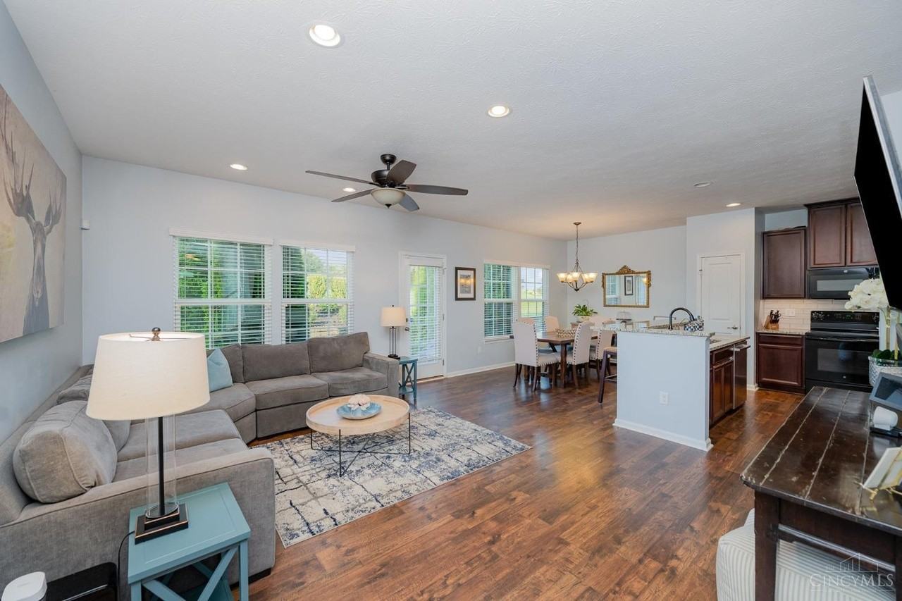 3337 Crescent Falls Way #NA - Photo 4 of 28