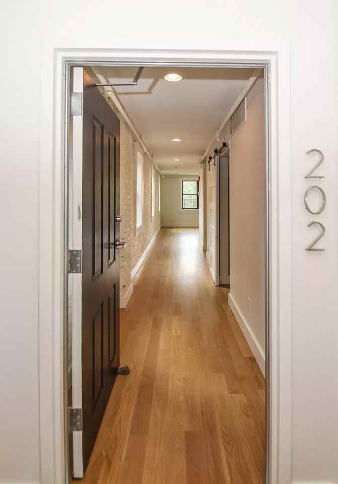 1523 Republic St #202 - Photo 5 of 9