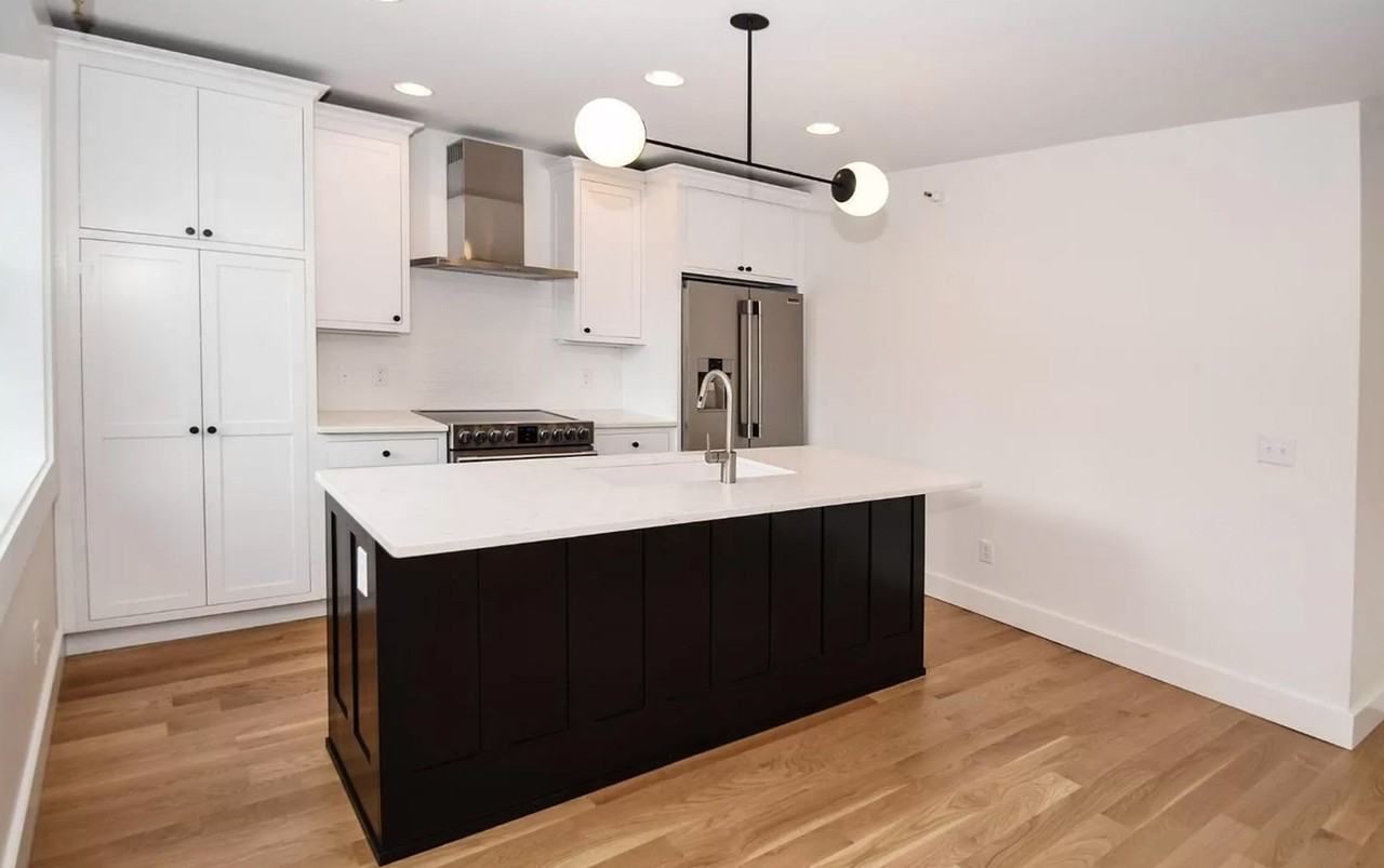 1523 Republic St #202 - Photo 6 of 9
