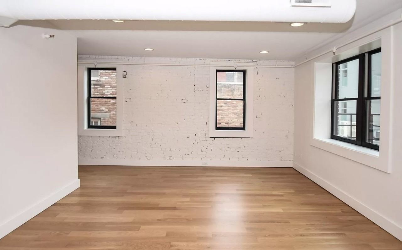 1523 Republic St #202 - Photo 7 of 9