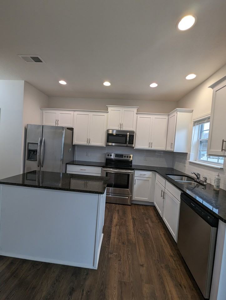 6162 Pembridge Rd #NA - Photo 6 of 40