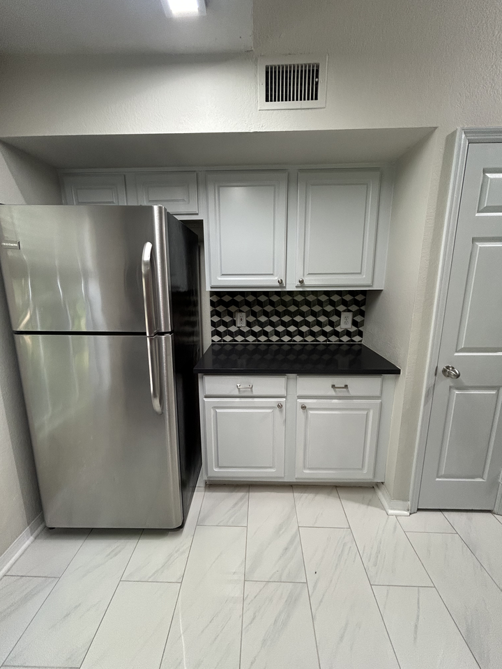 13703 Richmond Park Dr N #2206 - Photo 3 of 38