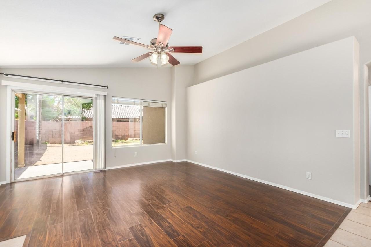 139 W Oxford Ln - Photo 5 of 30