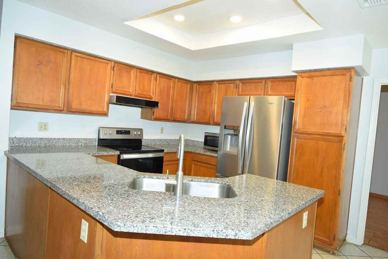 2250 W Rockwell Dr - Photo 3 of 20