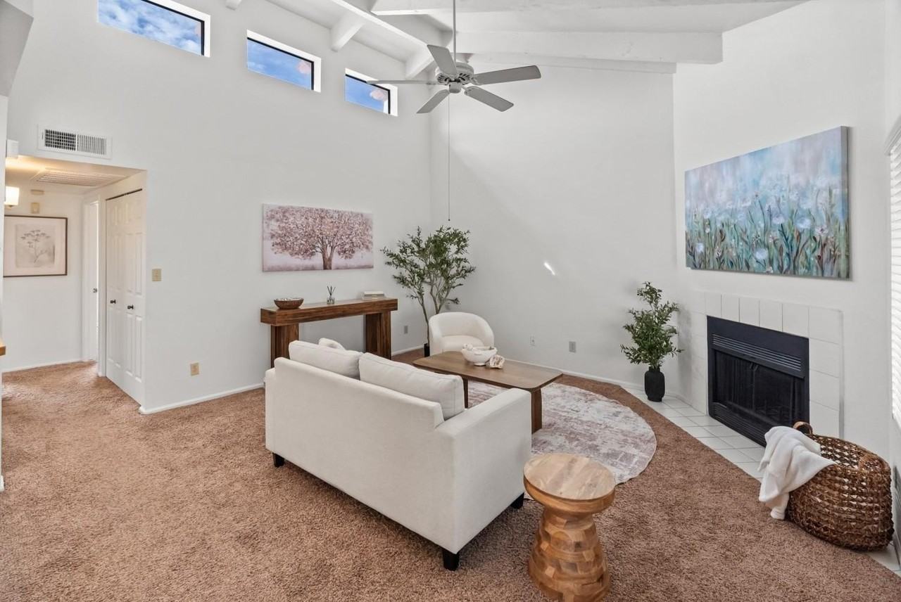 1017 E Maryland Ave #213 - Photo 2 of 21