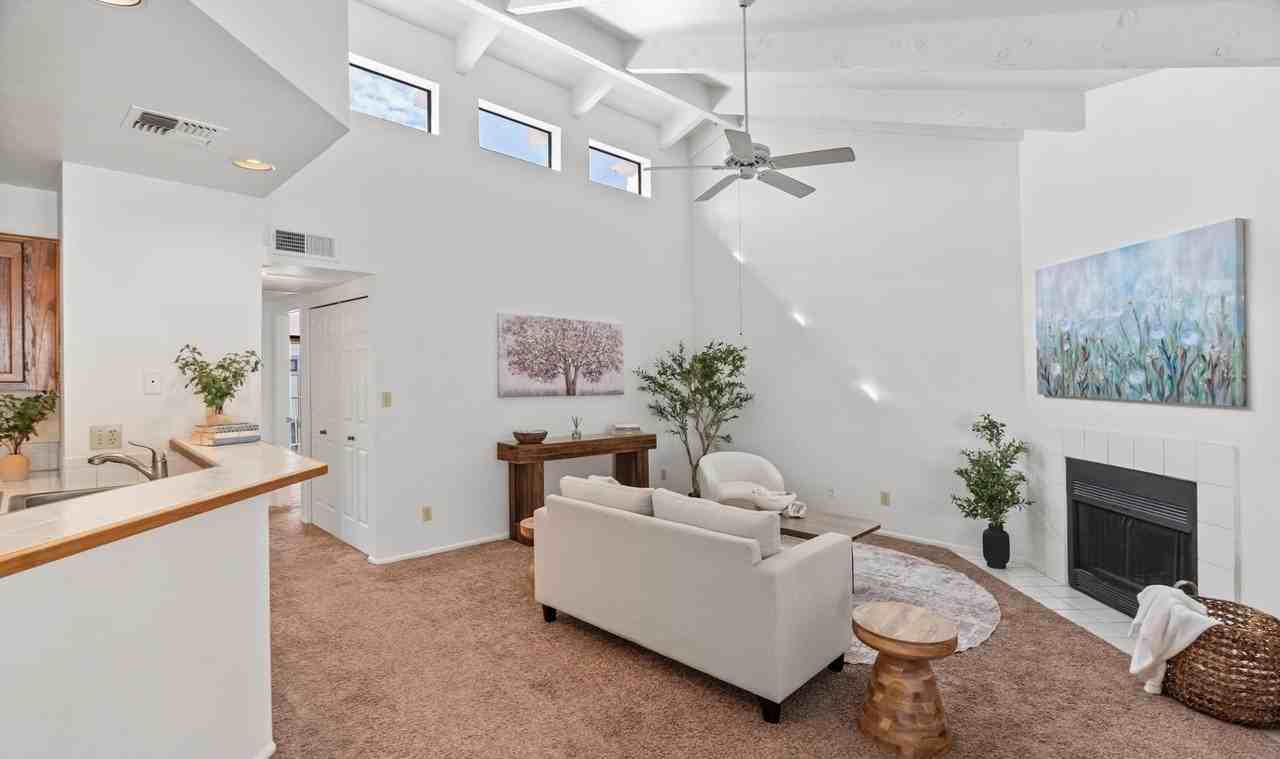 1017 E Maryland Ave #213 - Photo 4 of 21