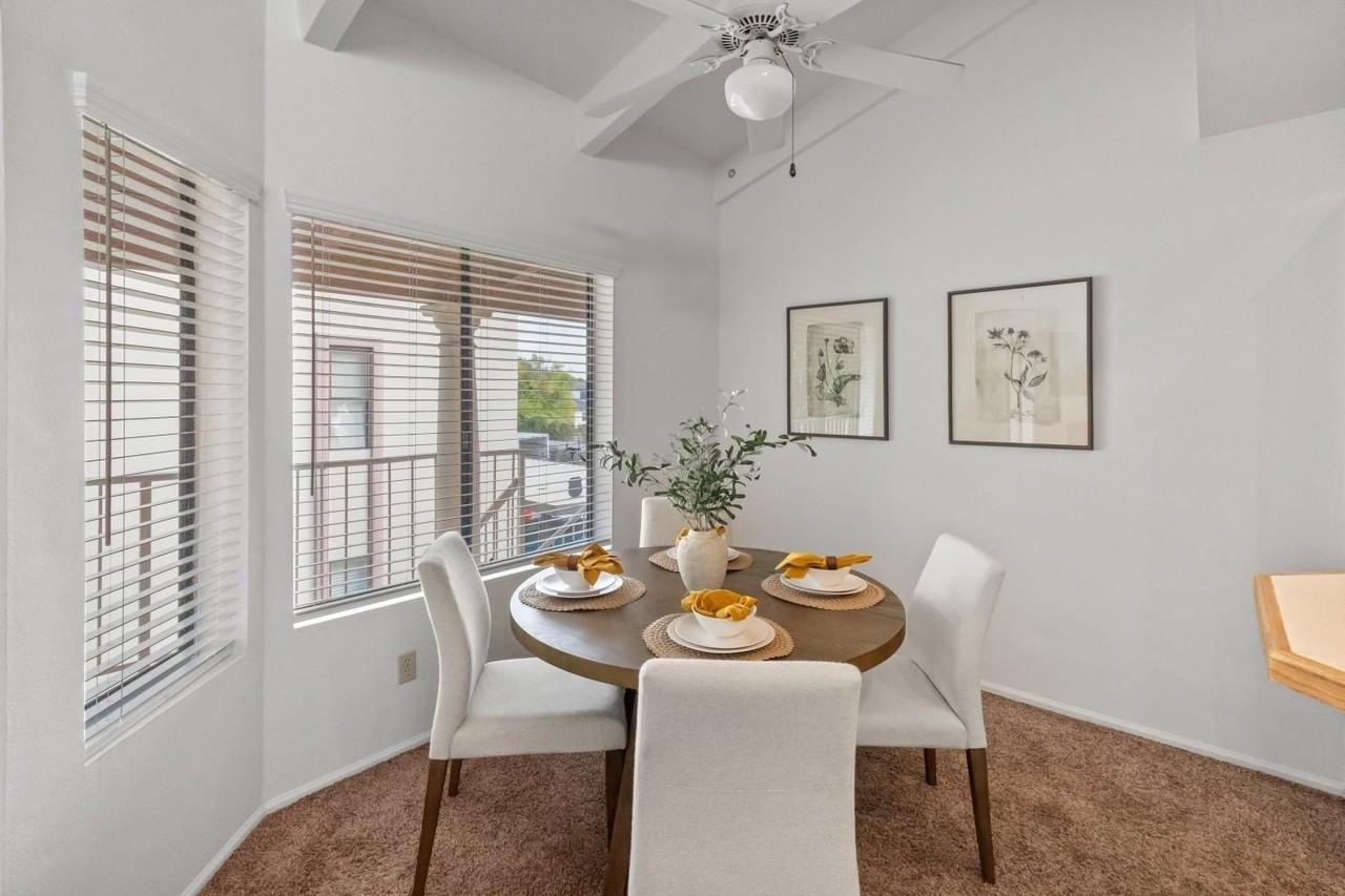 1017 E Maryland Ave #213 - Photo 6 of 21