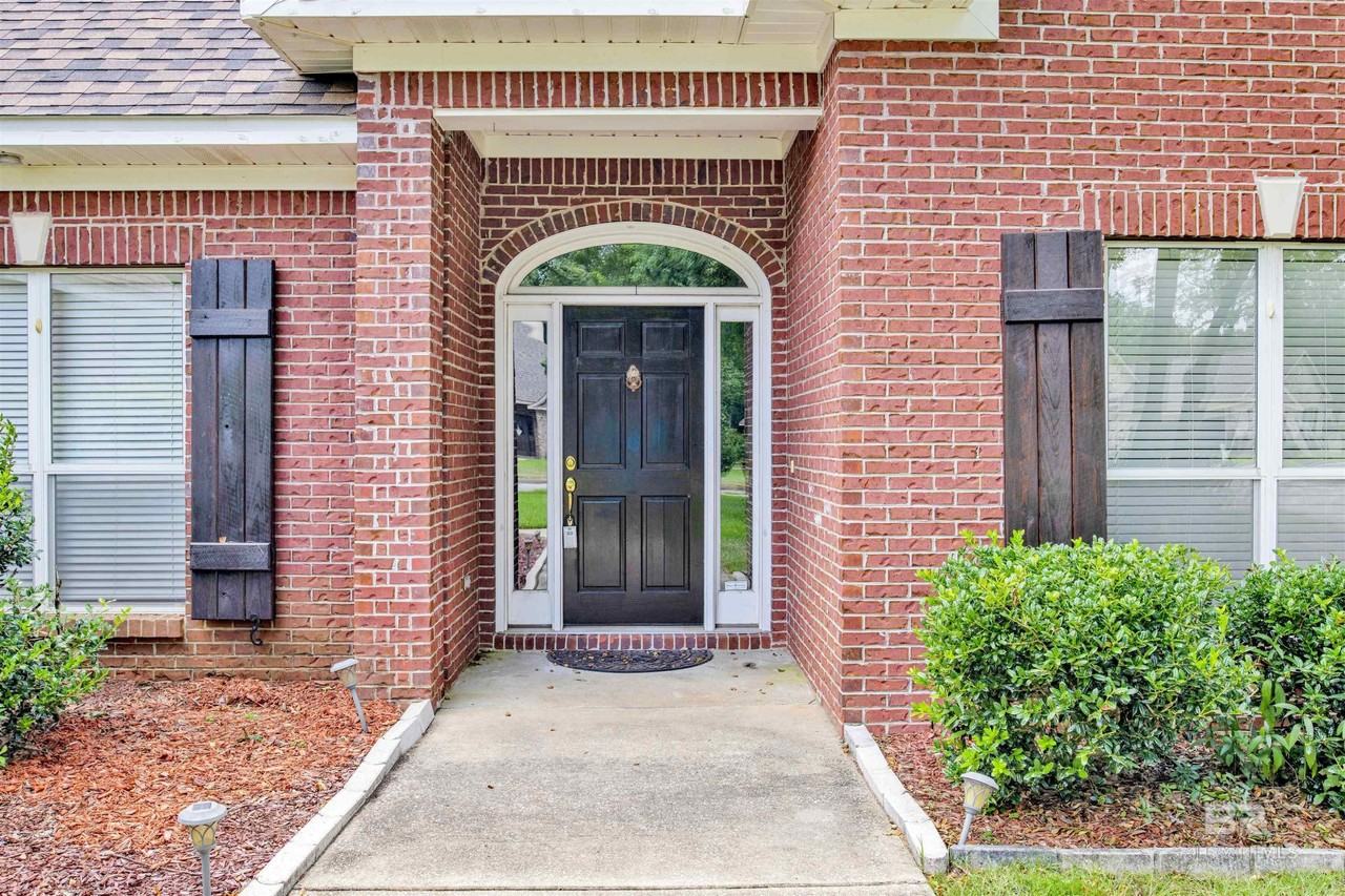 9476 Marchand Ave - Photo 4 of 32