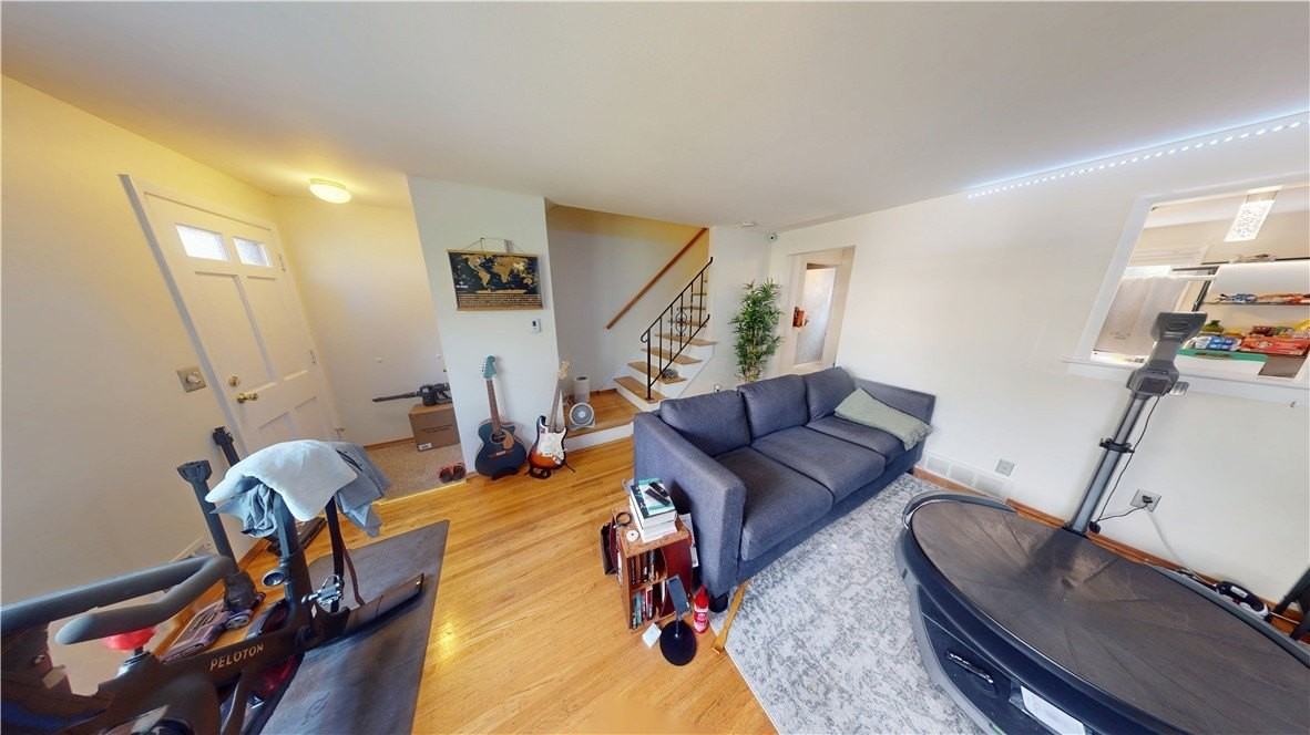 294 Barrington St - Photo 3 of 8