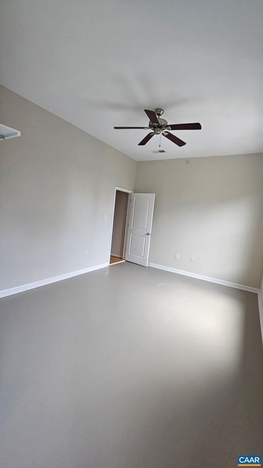 750 Walker Sq #4B - Photo 3 of 6