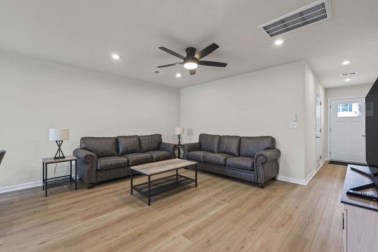 338 Myrtle Meadows Dr - Photo 6 of 37