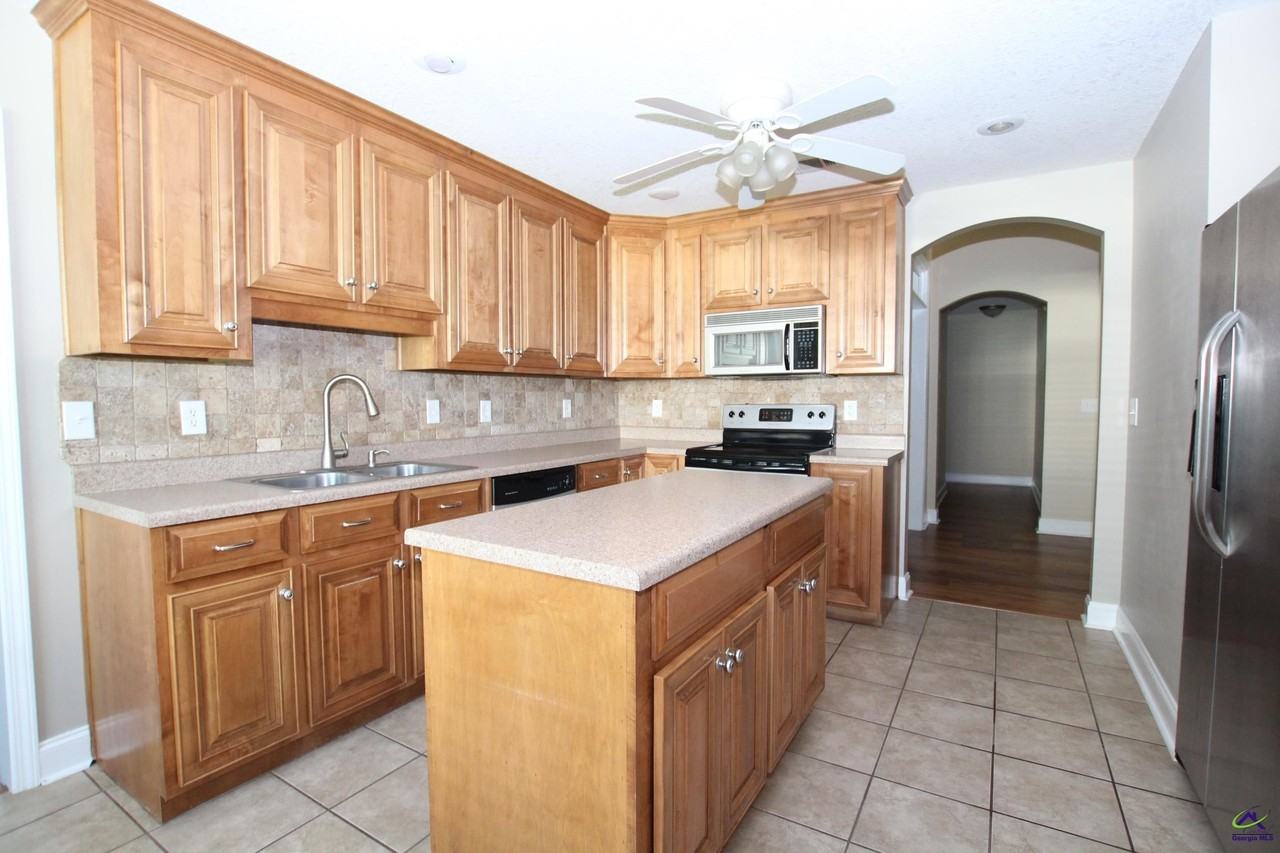 121 Limestone Trl - Photo 7 of 27