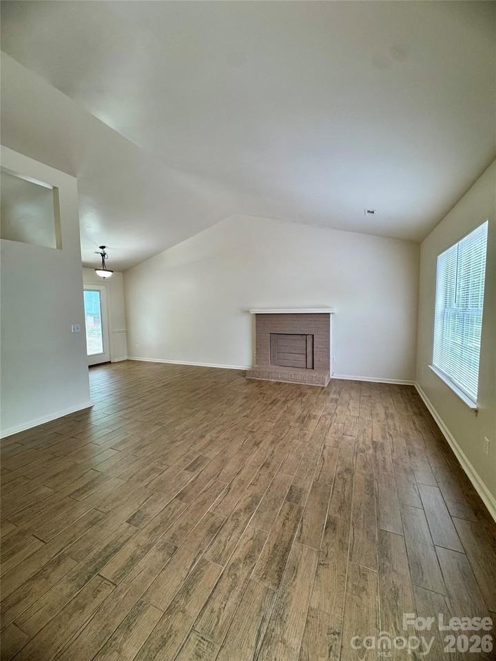 3407 Braewick Pl - Photo 5 of 21