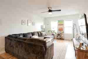 featured image of 321 W Schiller St #1