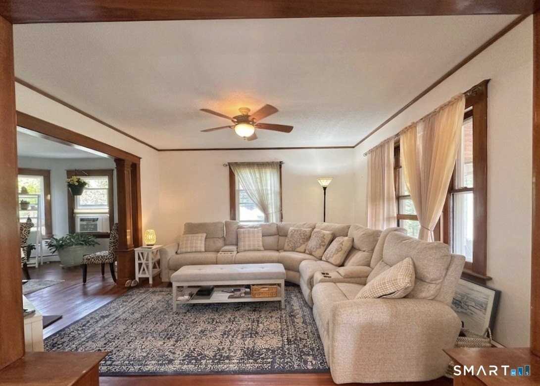 47 Bigelow St - Photo 6 of 29