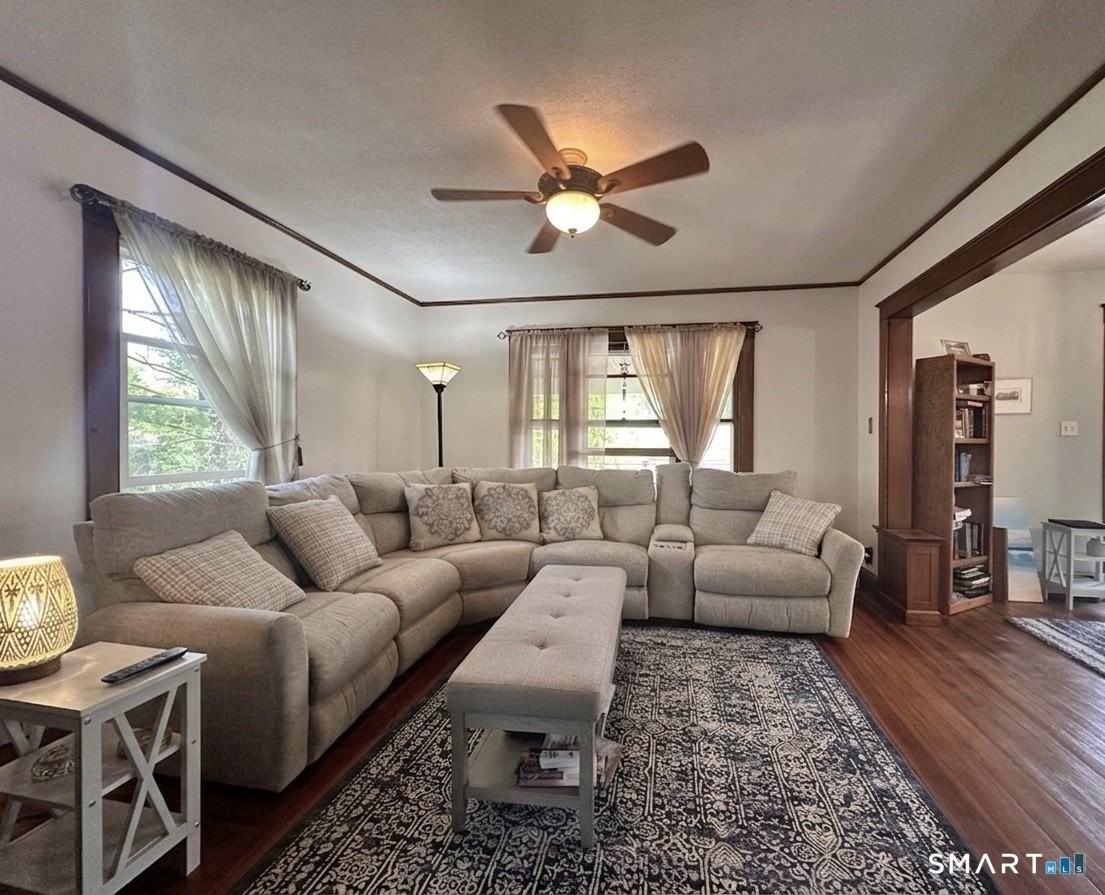 47 Bigelow St - Photo 7 of 29