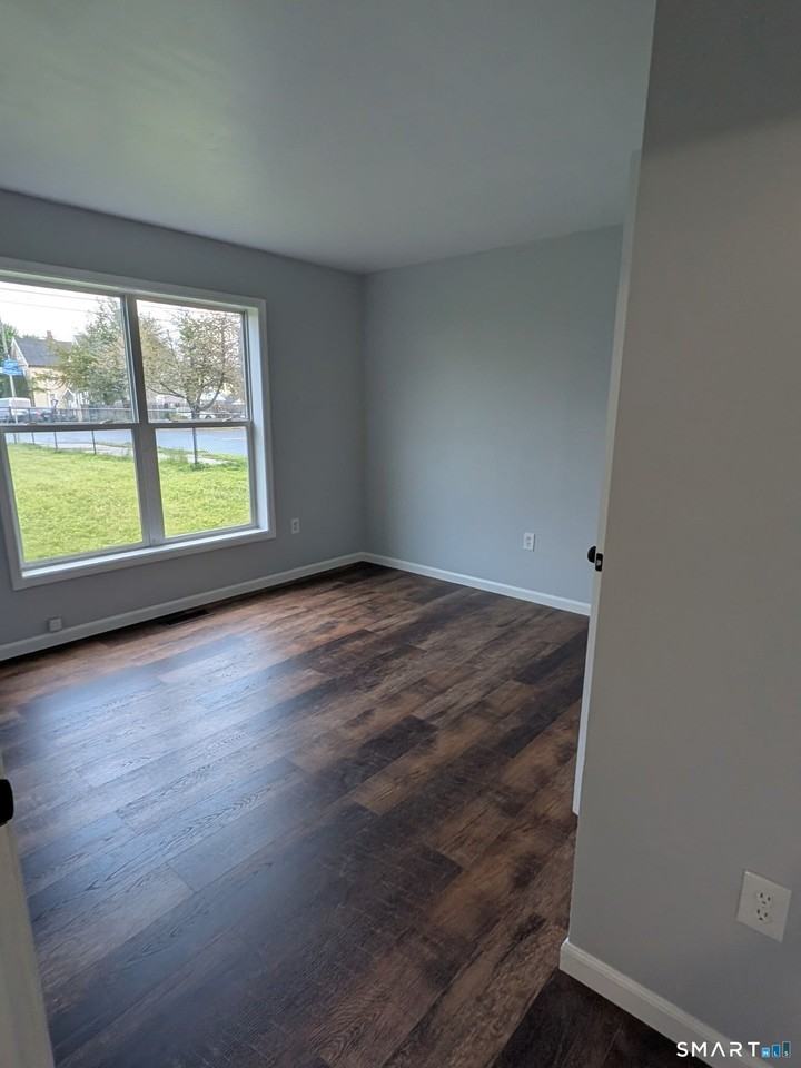 619 Shelton St #1stFLR - Photo 5 of 13
