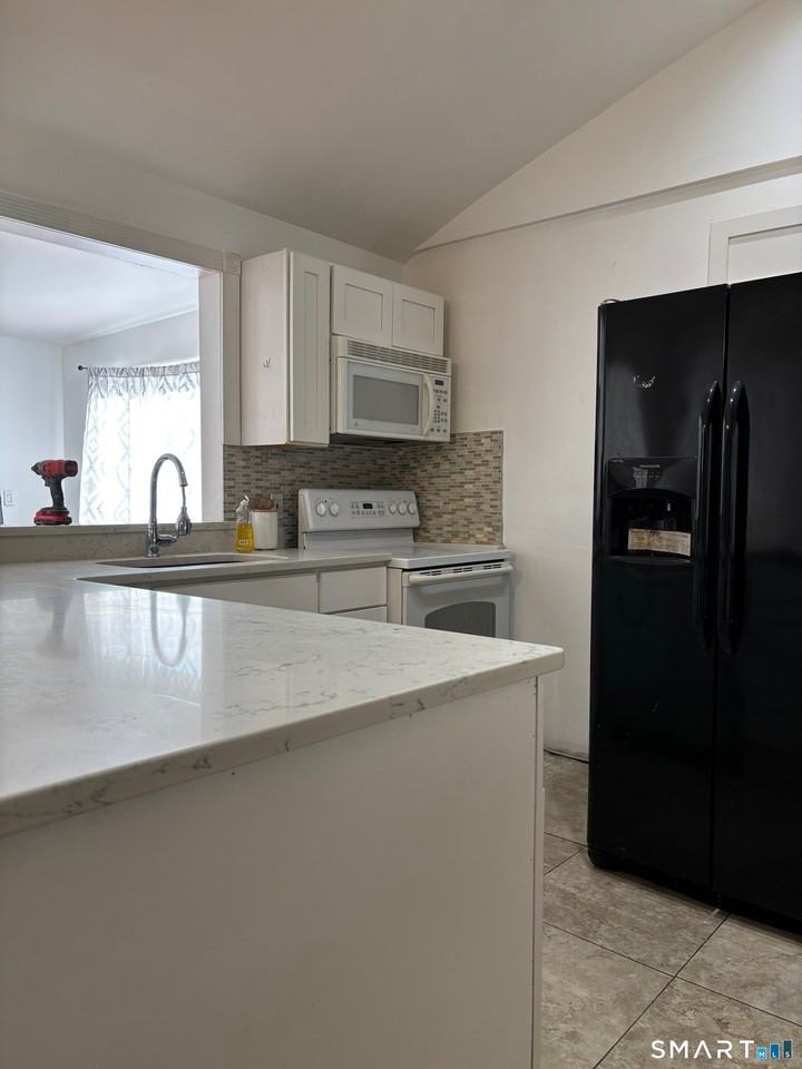 151 Martone St - Photo 2 of 8