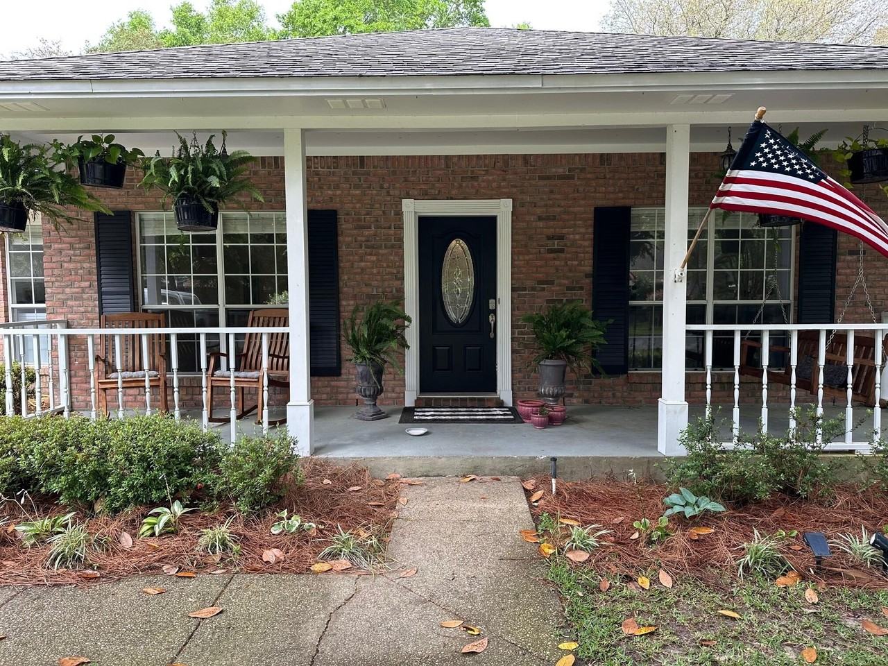 1670 Parkside Cir - Photo 2 of 32