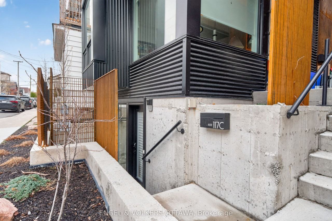 117 Carruthers Ave - Photo 3 of 18