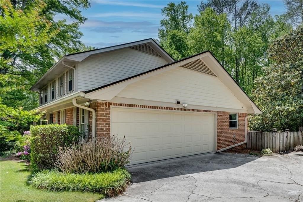 5699 Bend Creek Rd - Photo 5 of 50