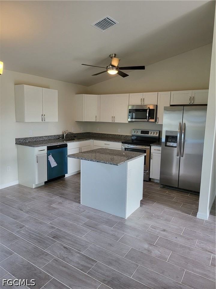 1714 Ne 10th Ln - Photo 2 of 16