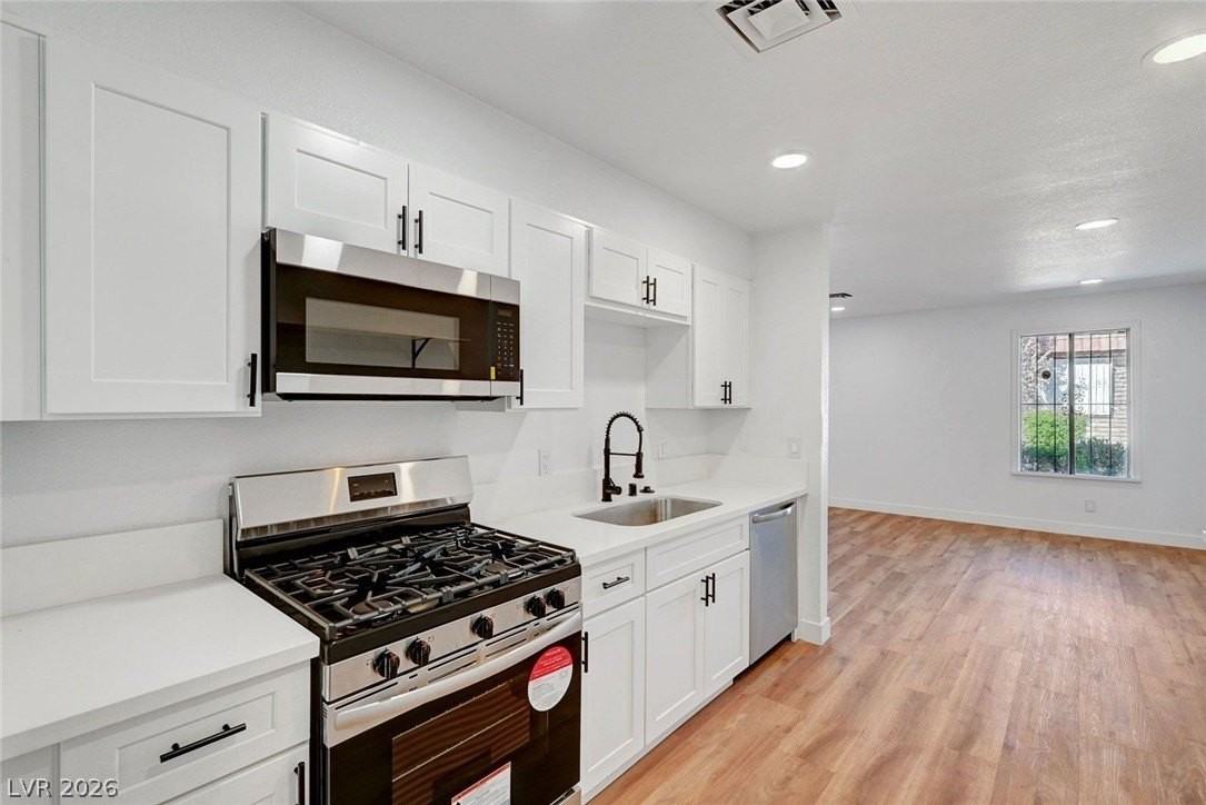 3907 Torsby Pl - Photo 2 of 26