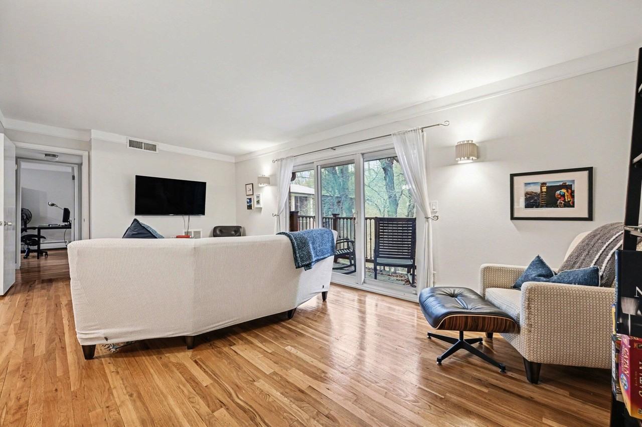 1245 Island Dr #202 - Photo 4 of 26