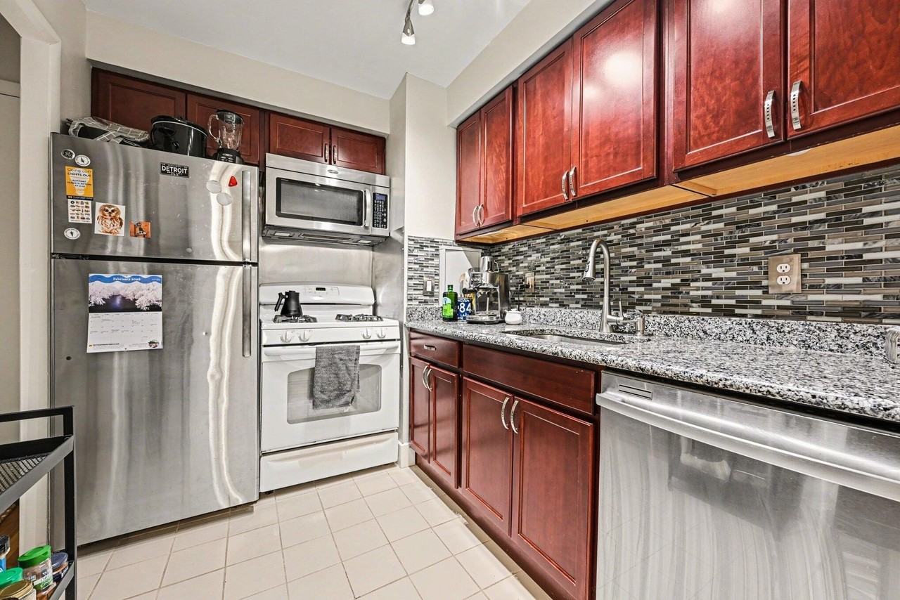 1245 Island Dr #202 - Photo 7 of 26