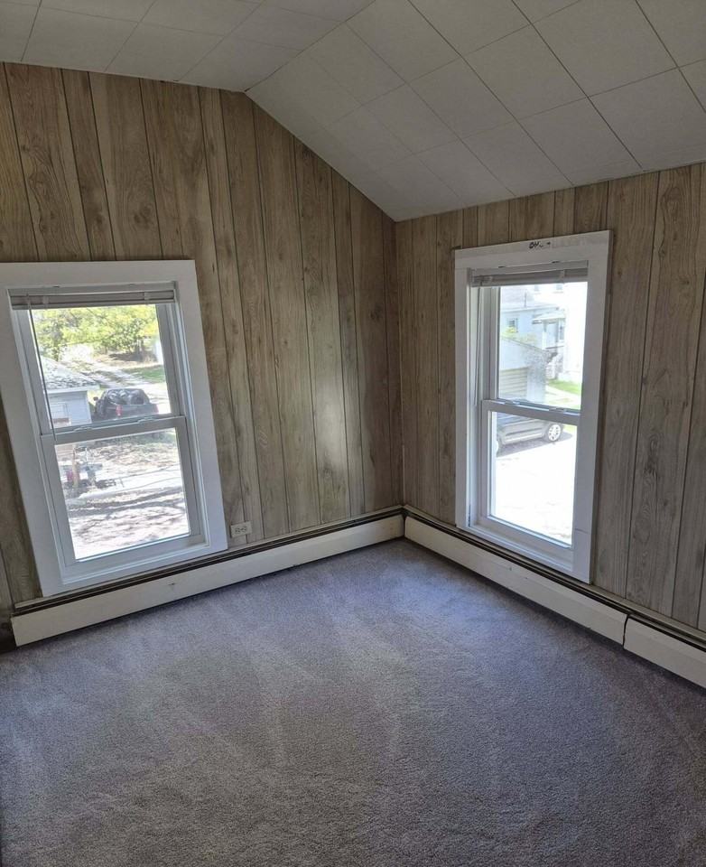 212 Sycamore St #B - Photo 7 of 19