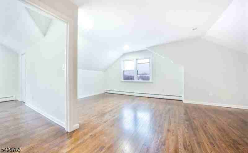 91 Broad St #2 - Photo 5 of 9