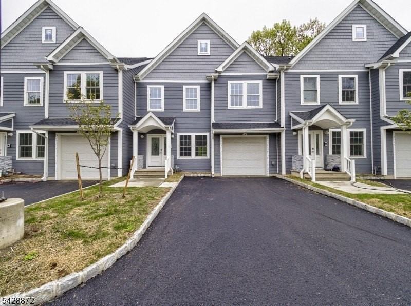 8 Travers Ave - Photo 2 of 18