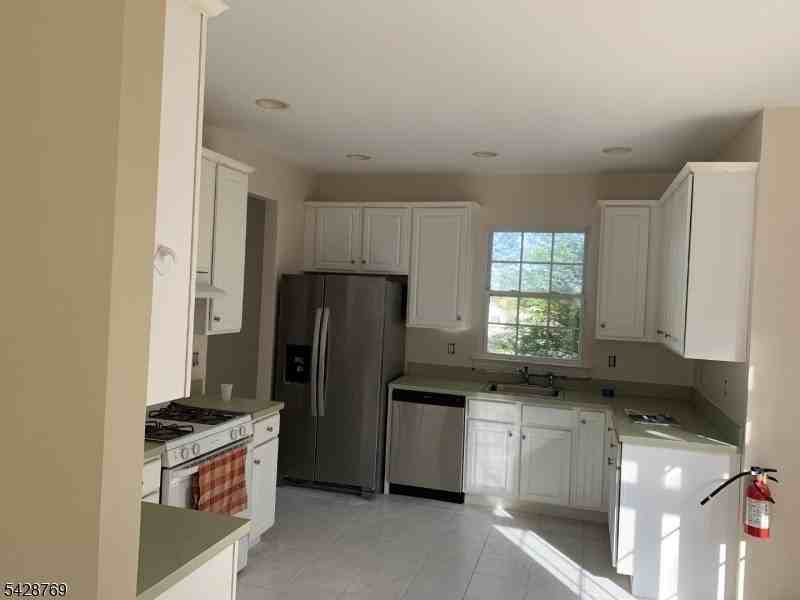 60 Brock Ln - Photo 3 of 8