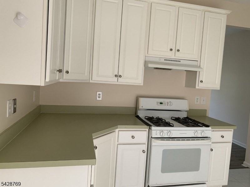 60 Brock Ln - Photo 5 of 8