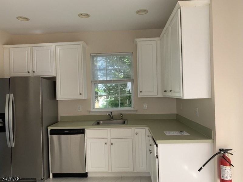 60 Brock Ln - Photo 6 of 8