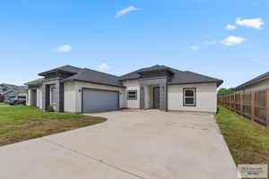 featured image of 9448 W Queen Palm