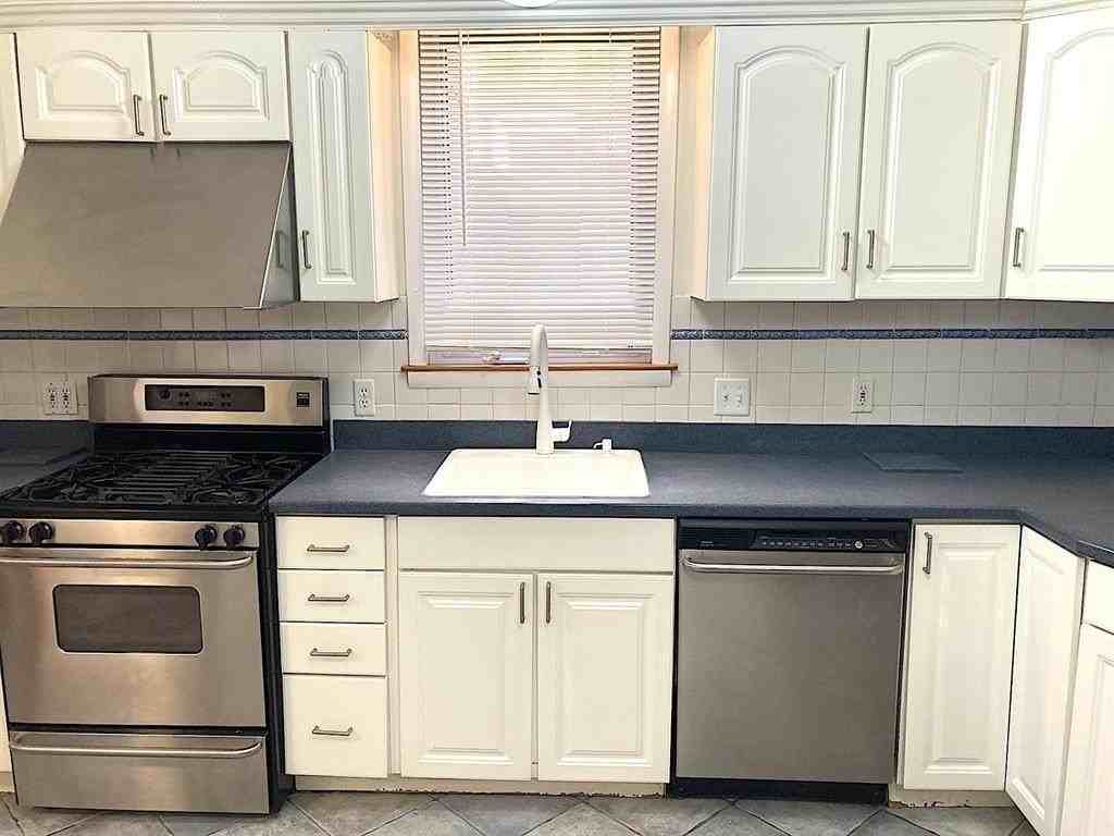 284 Magnolia Ave #1 - Photo 3 of 22