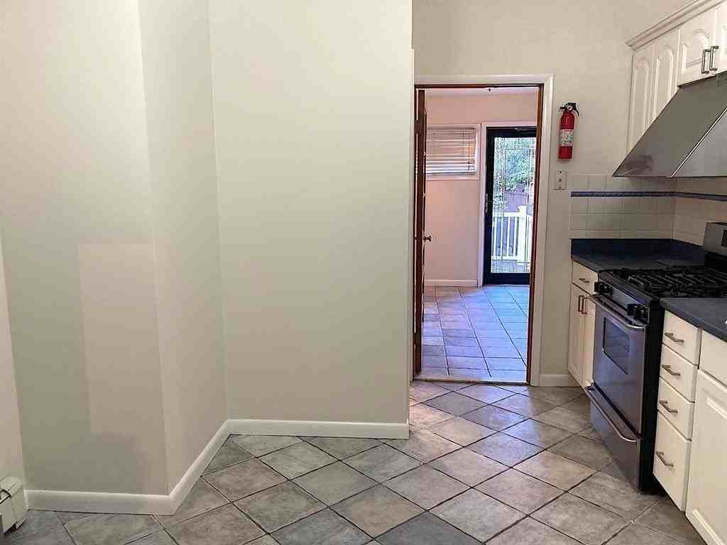 284 Magnolia Ave #1 - Photo 5 of 22