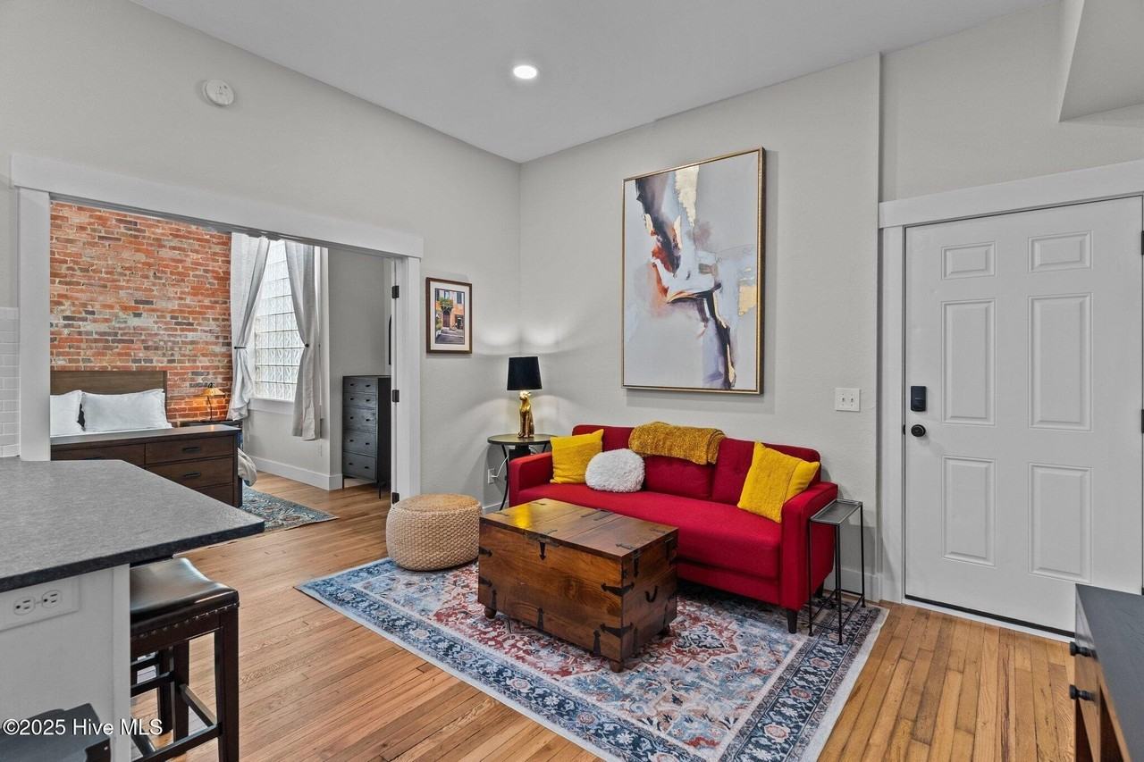 304 N Front St #J - Photo 7 of 50