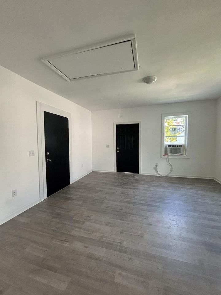 1744 Hicks St - Photo 4 of 18