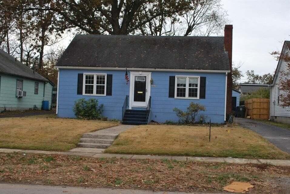 590 Longview Dr - Photo 2 of 22