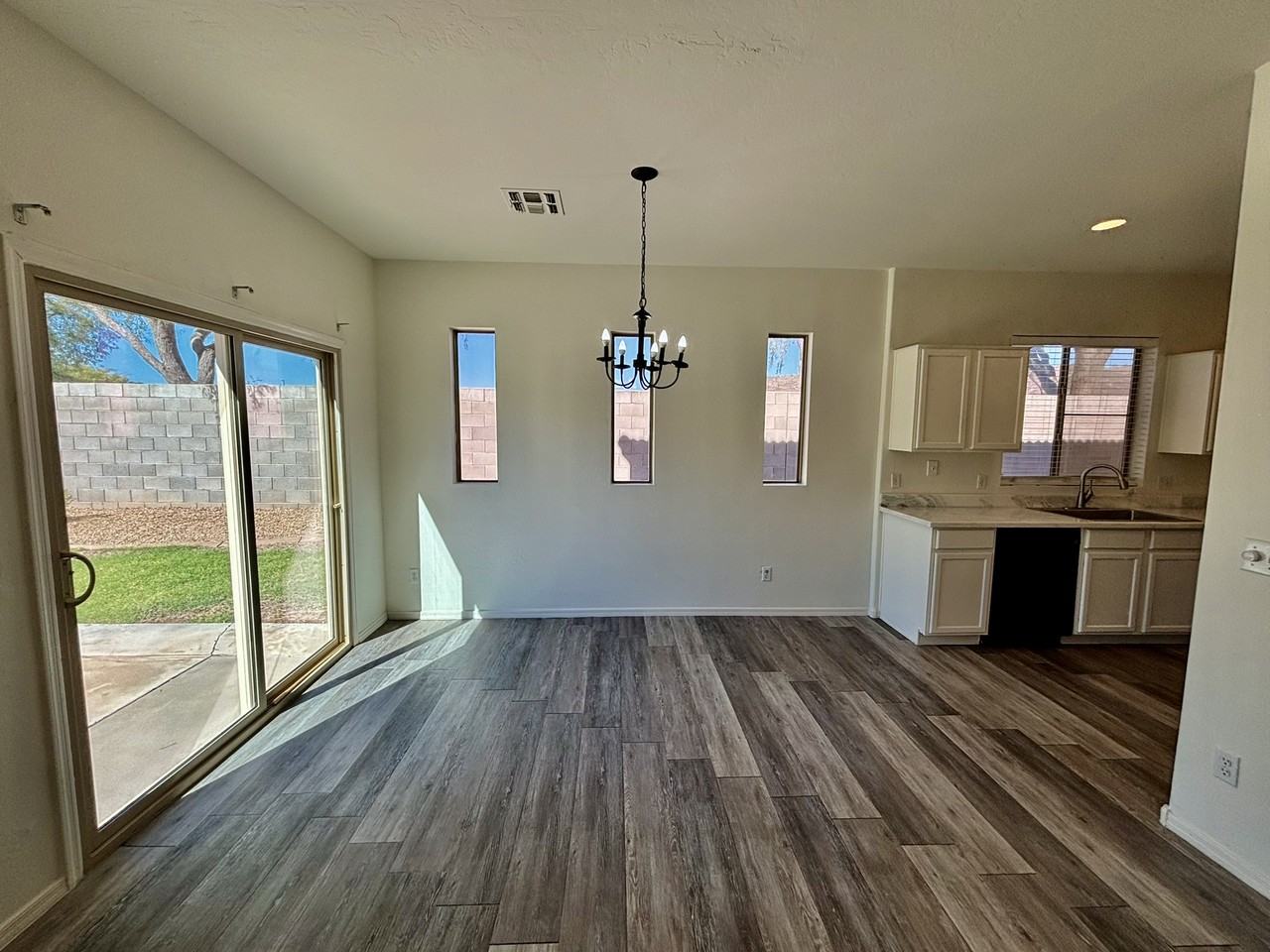 3018 W Sands Dr #1 - Photo 5 of 34